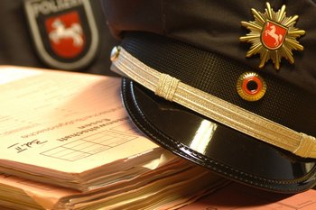 Fotolia 27340477 - Ermittlungsakte bei der Polizei © Joachim B. Albers