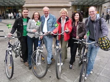 Start der Fahrradtour - Pressefoto "Gruppe Nienburg"